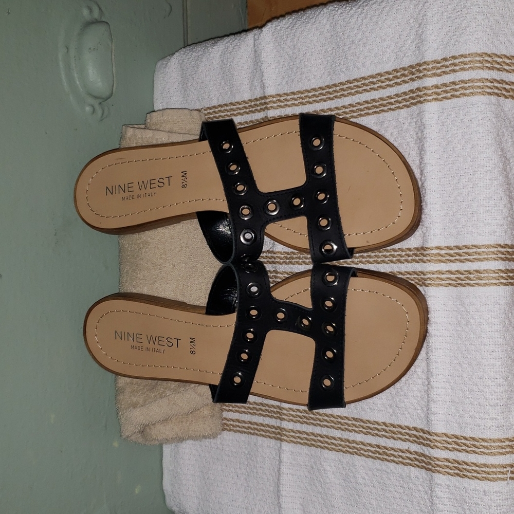 Nine West "Izzybell" flat sandal